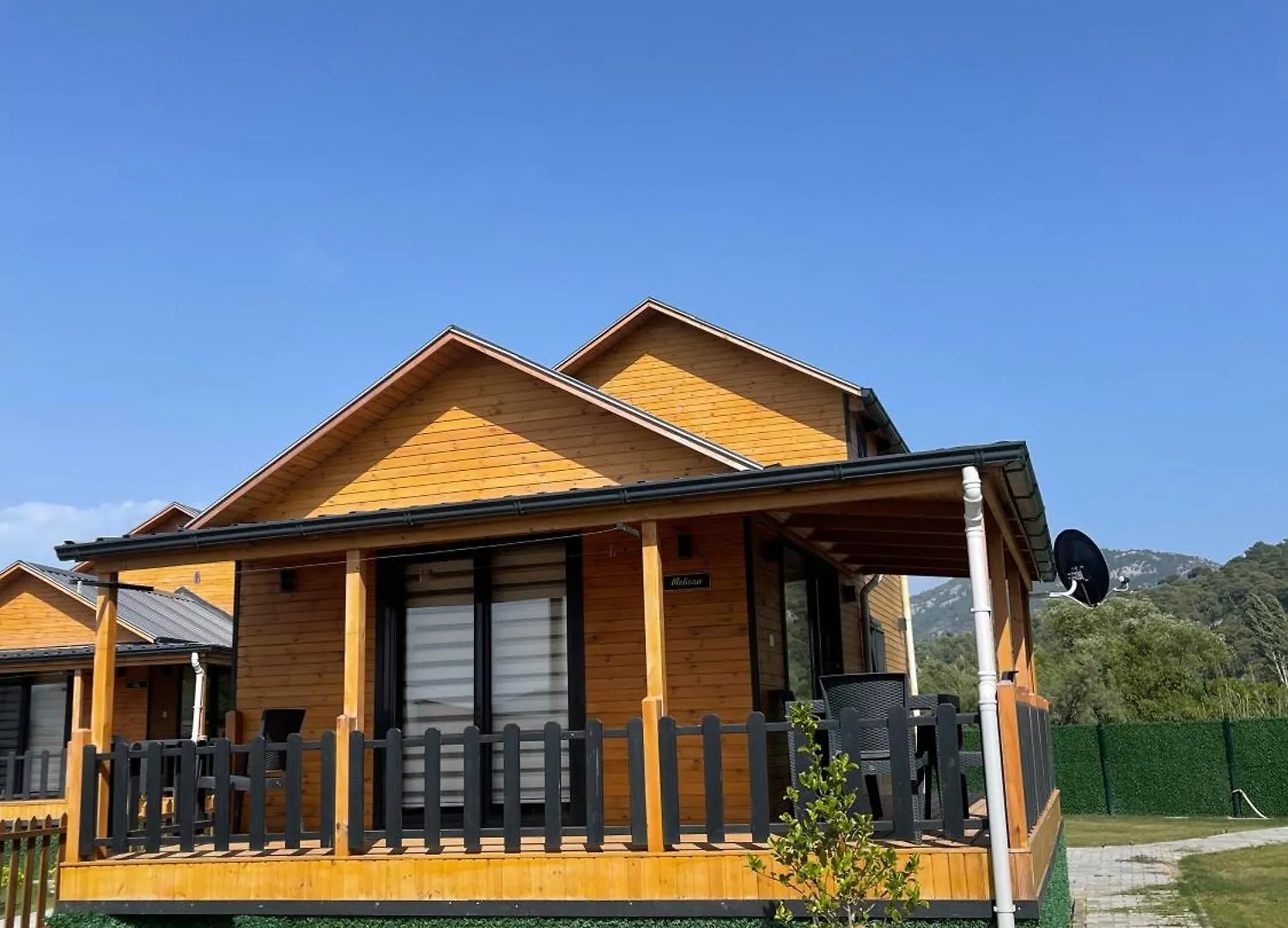 بيت للعطل 101 Guen Kiralik Havuzlu Lake House Kayacik دالامان