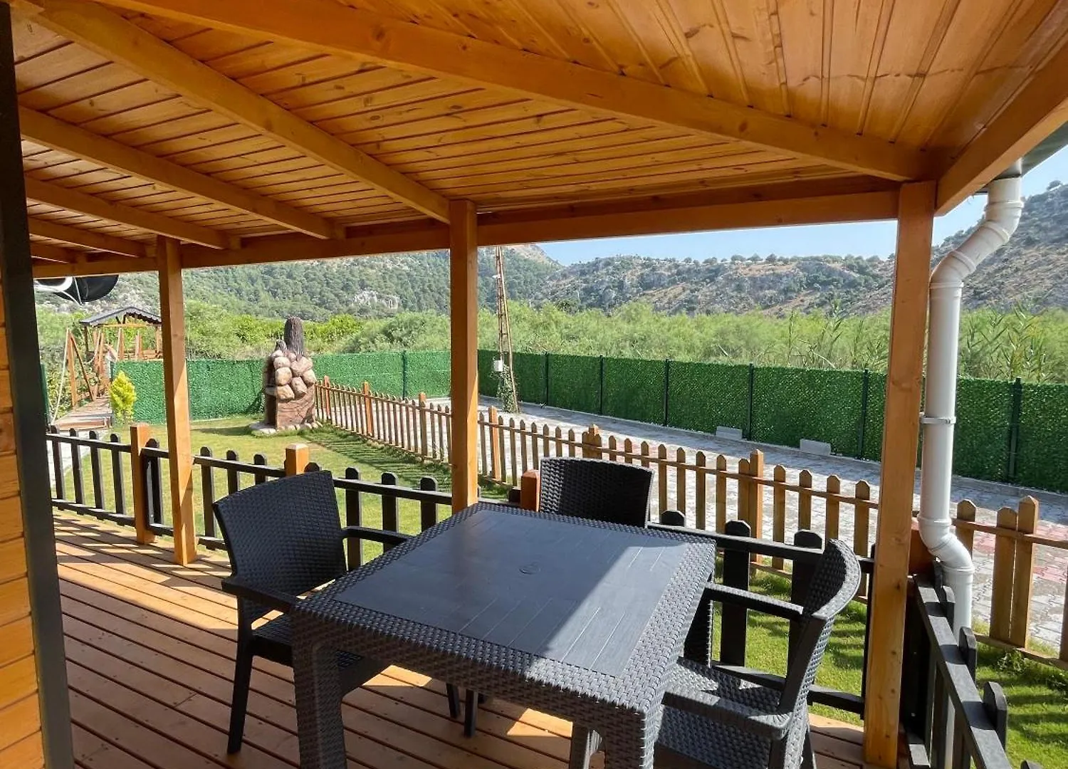 بيت للعطل 101 Guen Kiralik Havuzlu Lake House Kayacik دالامان