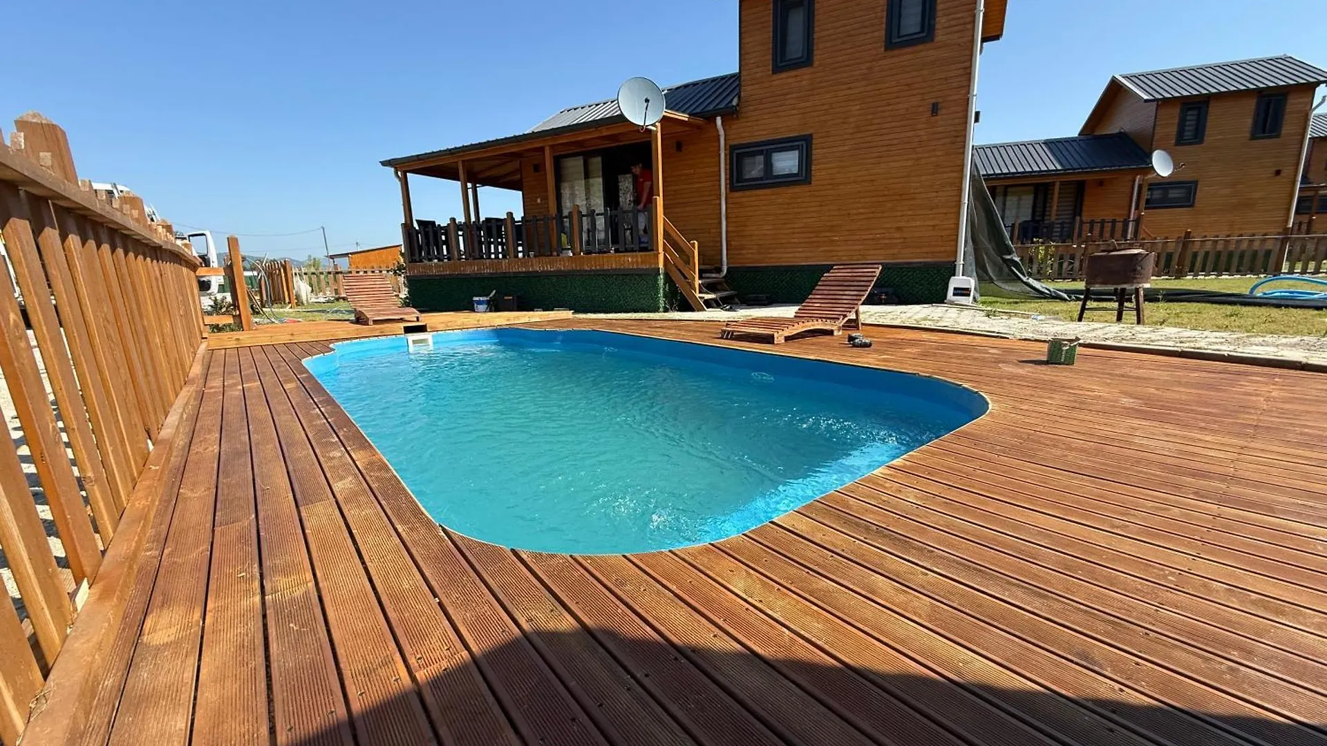 بيت للعطل 101 Guen Kiralik Havuzlu Lake House Kayacik دالامان