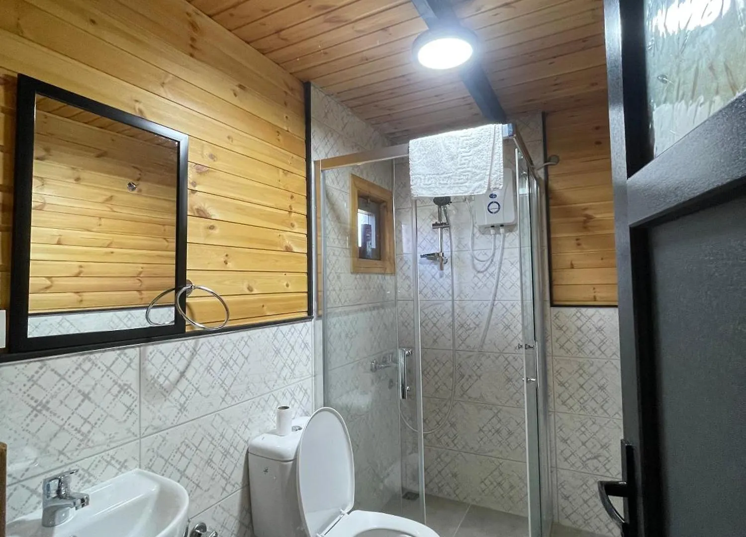 Tatil Evi 101 Guen Kiralik Havuzlu Lake House Kayacik Dalaman